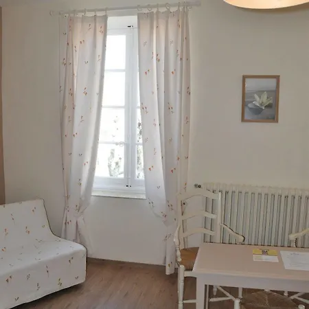 Les Echevins Hotel 3*